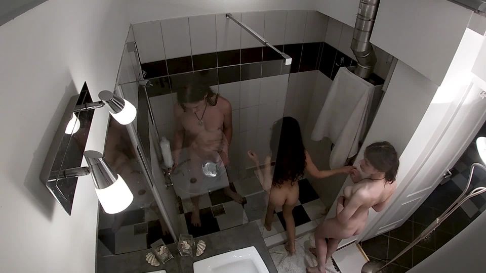 Threesome Shower With Girlfriend And Stepsister 1080p