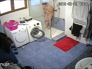 voyeur hidden camera 032701 (2) -0