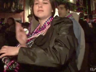 Cleo Flashes Her Tits During Mardi Gras Festivities amateur -4