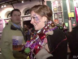 Trinity Flashes Her Tits During Mardi Gras Festivities bbw -9