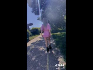 Onlyfans - Lexxy - yFacem o plimbare in natura - 26-06-2020-4