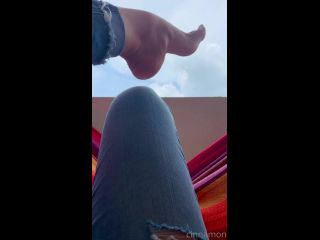 Onlyfans - cinnamonfeet2 - Goddess Cinnamon VIP - cinnamonfeetPOV Youre my neighbor across the street and you see my feet getting out off my terrace - 30-08-2021-2