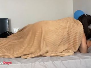 [GetFreeDays.com] Hot and very wet sex under the blanket Porn Clip May 2023-3