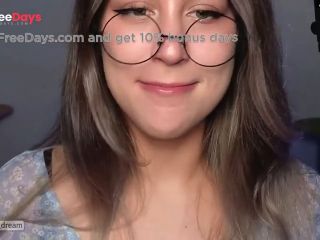 [GetFreeDays.com] BEAUTIFUL BITCH WITH GLASSES SUCKS A BIG COCK Porn Stream November 2022-9