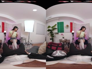 Penelope Woods - Scoring in Mexico City Oculus Quest 2 4K-0