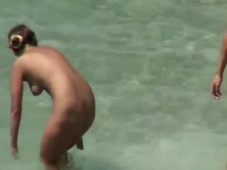 They got horny while in the water-2