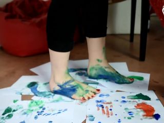 Foot and soles painting and soleprints porn video-6