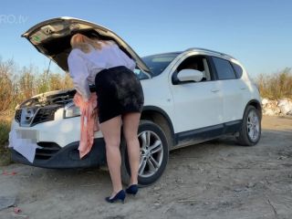 Ivy RosesIviroses---Destryed-clothes-and-stranded-car-3