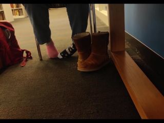 Mismatched socks and uggs!?-5