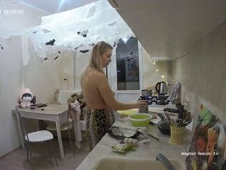 Tatiana Cooking Topless 2024-10-29 720P - Voyeur-5