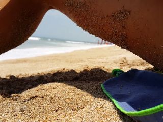 Fun To Have No Panties In Public Sandy Butt Plug On Public Beach-7