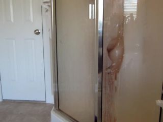 sexy amateur wife Shower, hidden on amateur porn-2