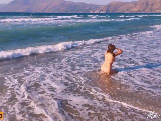 Enjoying Herself Totally Naked At A Public Beach 1080p-9