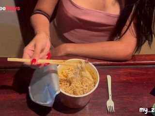 [GetFreeDays.com] hey quieres verme comer un ramen desnuda Porn Clip April 2023-5