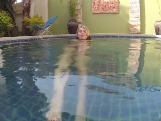 Stunning18 e068 Under Water 1080 (mp4)-1