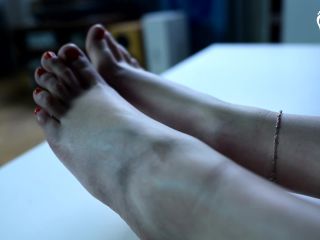Barefoot sleepwalking - (Feet porn)-8