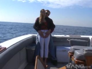 Bang Boat 1 Scene  3-3