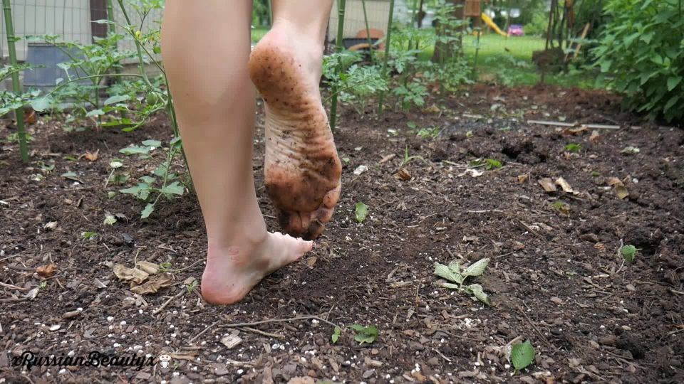 porn clip 13 Madison Marz - Getting My Feet Dirty In The Garden on femdom porn asian feet fetish