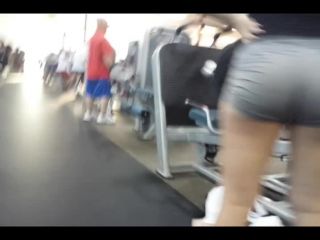 Gym girls spied during their workout-2
