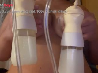 [GetFreeDays.com] Breast milk pumping Porn Stream October 2022-8