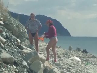 Real couples have sex at nude beach*-8