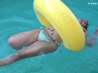 Issy Dominican Poison - Another Pool Show - Nadine-J de - FullHD 108 ...-6
