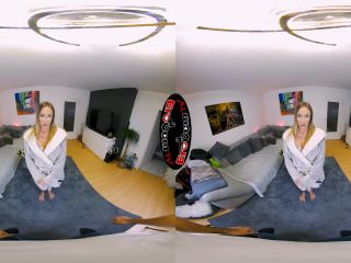 German Skinny Neighbor Wants Sex From The Handyman VR-0