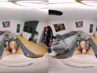 German Skinny Neighbor Wants Sex From The Handyman VR-9