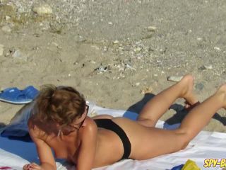 Real amateur topless milfs - voyeur beach hd video-4