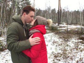 Bitch asks for cum in his mouth right in the forest and can no longer wait-4