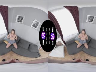 [VR] Hottie gives her friend sex help-0