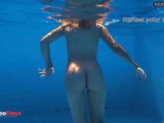 [GetFreeDays.com] Hottest Euro girl Sofi Otis gets horny by the pool Sex Leak May 2023-8