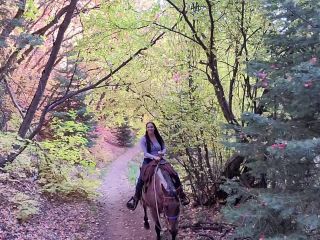 M@nyV1ds - NataliaLeo - Horseback Riding In The Mountains-1