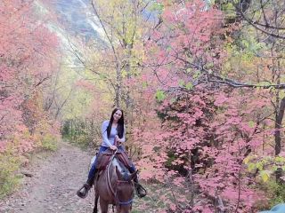 M@nyV1ds - NataliaLeo - Horseback Riding In The Mountains-4