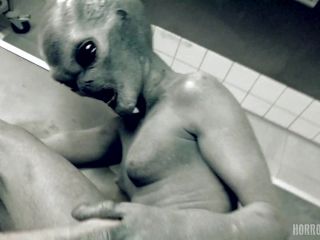 Horror Porn – Roswell Ufo-7