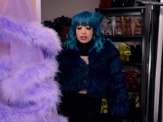 Many Vids.com - RENT UR SISTER IV INSANE GANGBANG: Little Puck - Condom-2