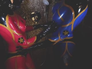 Latex Lea and Lara - Latexdrone Shower - Latex-0