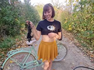 Bett Duett - UNCUT - Fahrrad Fick Tour mit meiner Freundin - Amateur-2