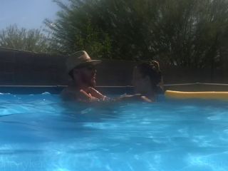 9 Months Pregnant Pool Sex 1080p-6