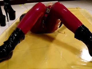 Online tube Corona Doll – Latex Vacuum Bed Bondage-2