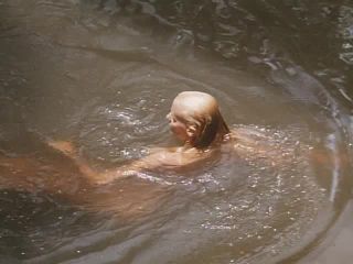 Daryl Hannah, Kathy Bates – At Play in the Fields of the Lord (1991)!!!-1