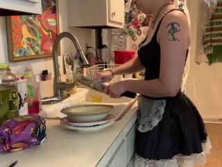 Maid Doing Dishes Webcam-1