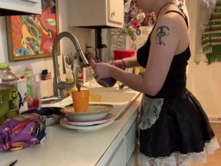 Maid Doing Dishes Webcam-2