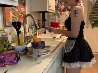 Maid Doing Dishes Webcam-6