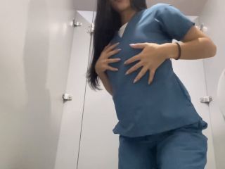 VIRALNurse Masturbates And Squirts In The Movie Bathroom-1