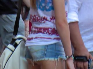 Tourist girl wears slutty shorts on family trip Teen-9