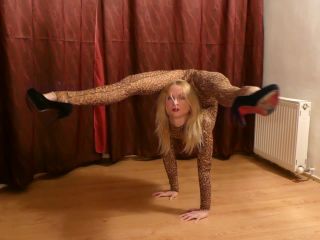 Flexible dance show-4