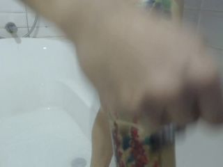 M@nyV1ds - PregnantMiodelka - Hairy legs shaving in the bathtub-2