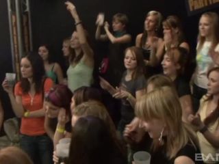 Watch A Wild Sex Party Spontaneously Break Out At At A Male Strip  Club-2