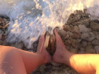 M@nyV1ds - PregnantMiodelka - Foot fetish Girl rubbing big stone with-9